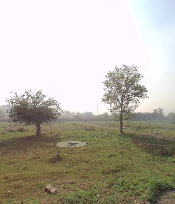 Rohini Sector 36 Plot for Sale - A1-543b Front View